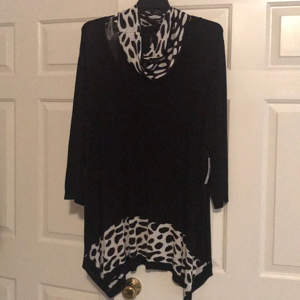 Black and White BRAND NEW New Directions Sweater!
